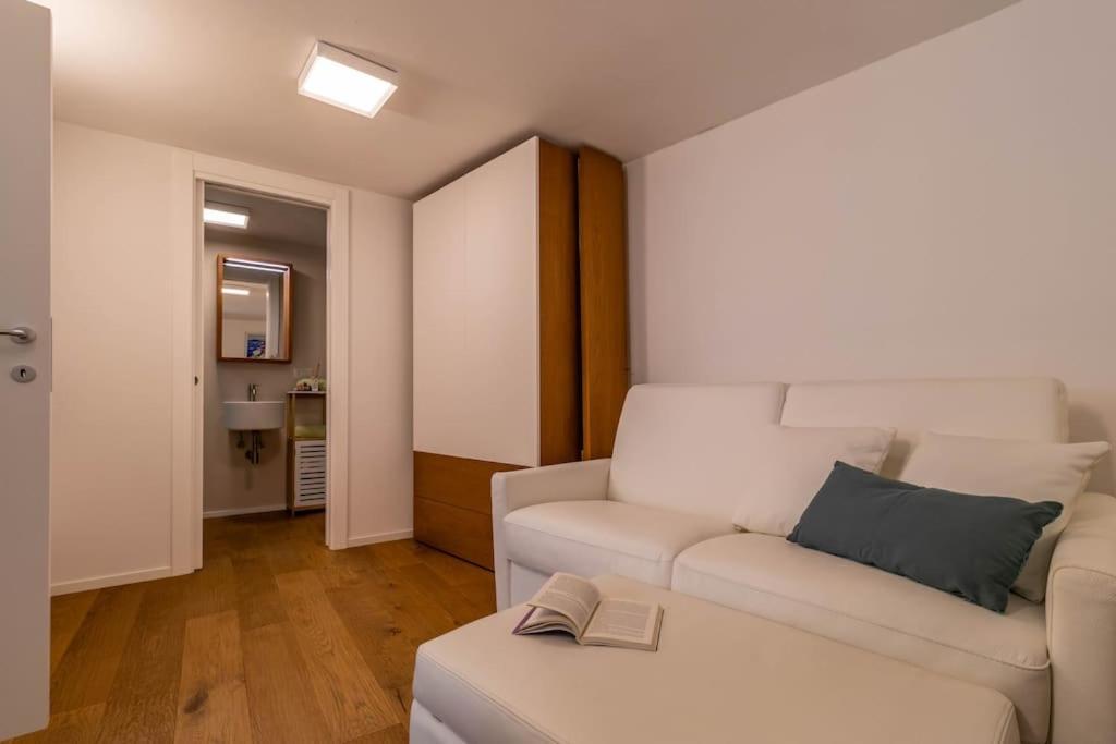 Cconforthotels Appartamento Domus Venezia Бари Экстерьер фото
